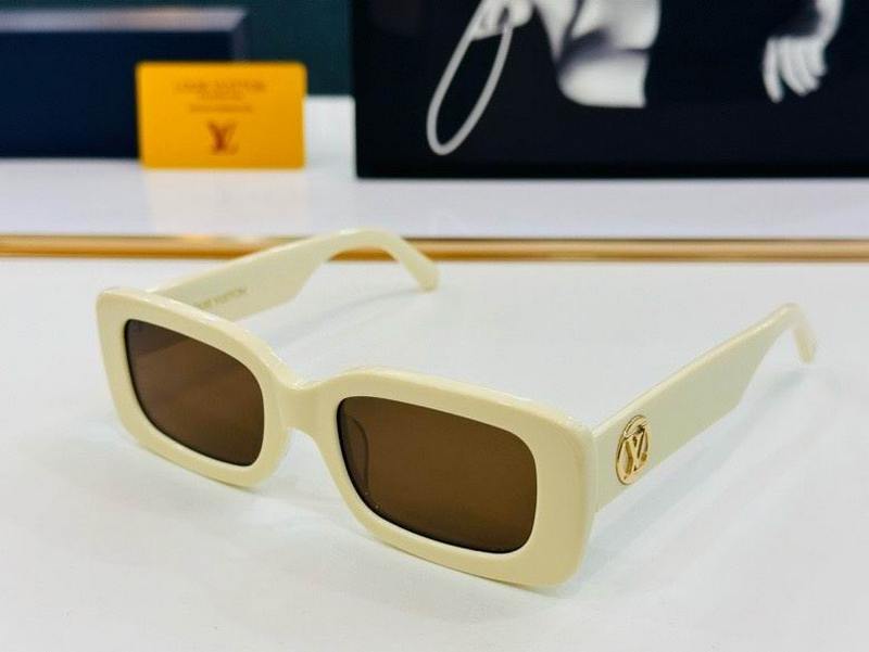 LV Sunglasses 885